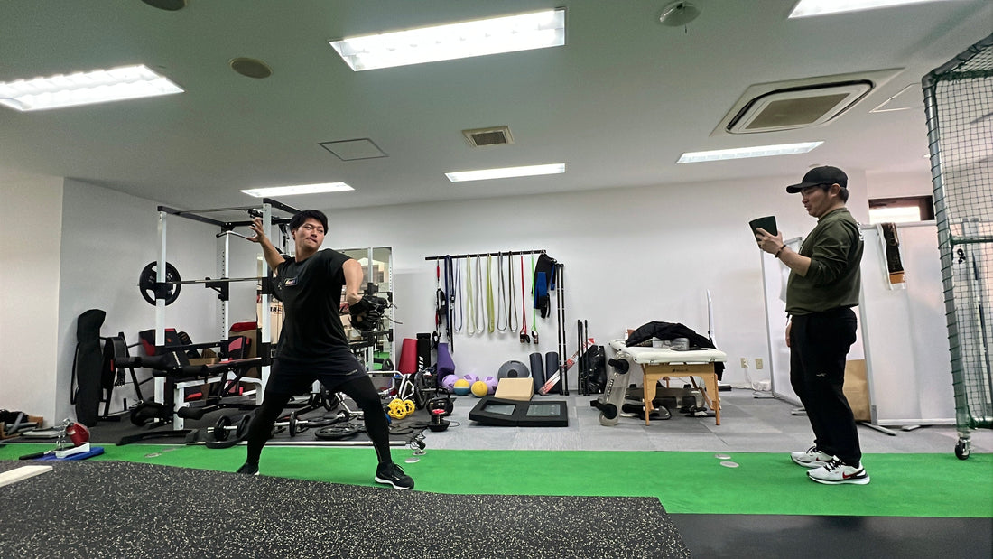 野球の投球動作と神経のトーンの関係を示すイメージ